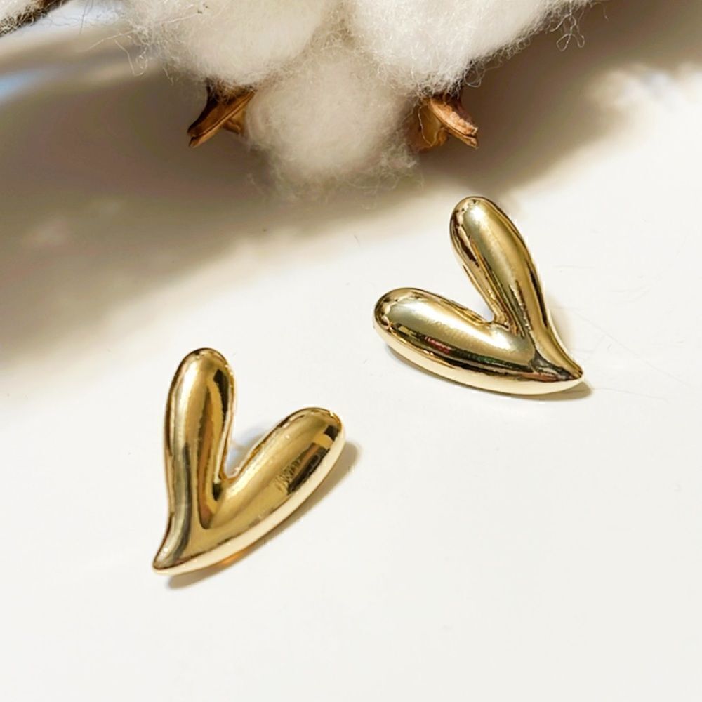 Minimalist heart earrings   #127